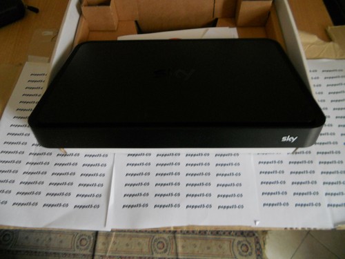 DECODER SKY Q BKACK DVB-T2 WIFI CON DIGITALE TERRESTRE INTEGRATO E HARD DISK 1T - Foto 2 di 4