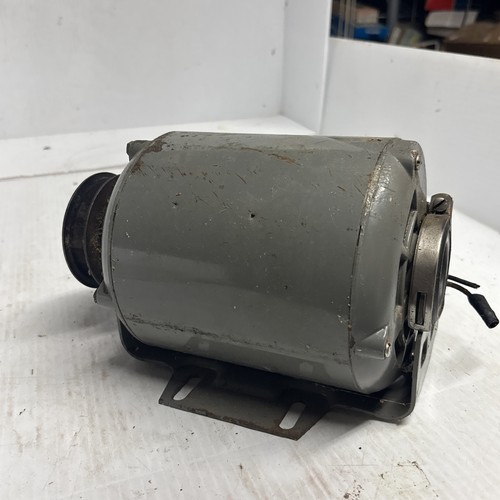 Dayton 5K907 Electric Motor - 1/4 HP, 115V, 1725RPM, REVERSIBLE - Picture 6 of 9