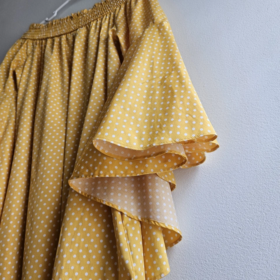 Vestido Vaina NEW YORK & COMPANY Amarillo y Blanco Lunares Talla Grande Acampanado Foto 3 de 4
