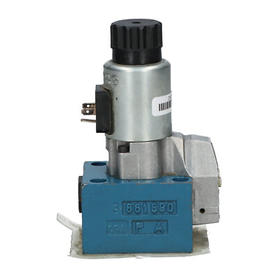 Mannesmann Rexroth M-3SEW10C13/420M Directional Control Valve Used UMP
