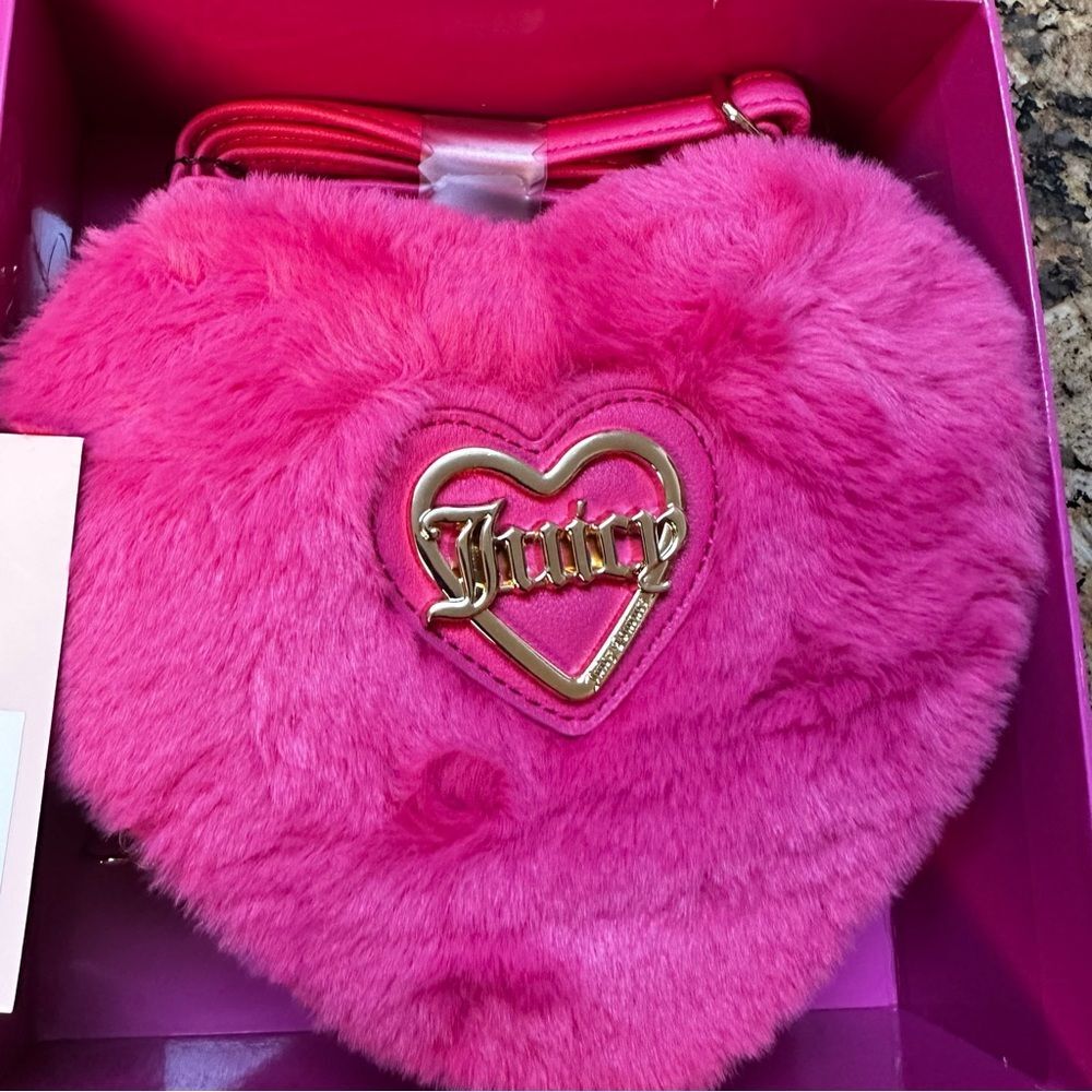 New Juicy Couture Hot Pink Mini Faux Fur Heart Purse & Credit Card