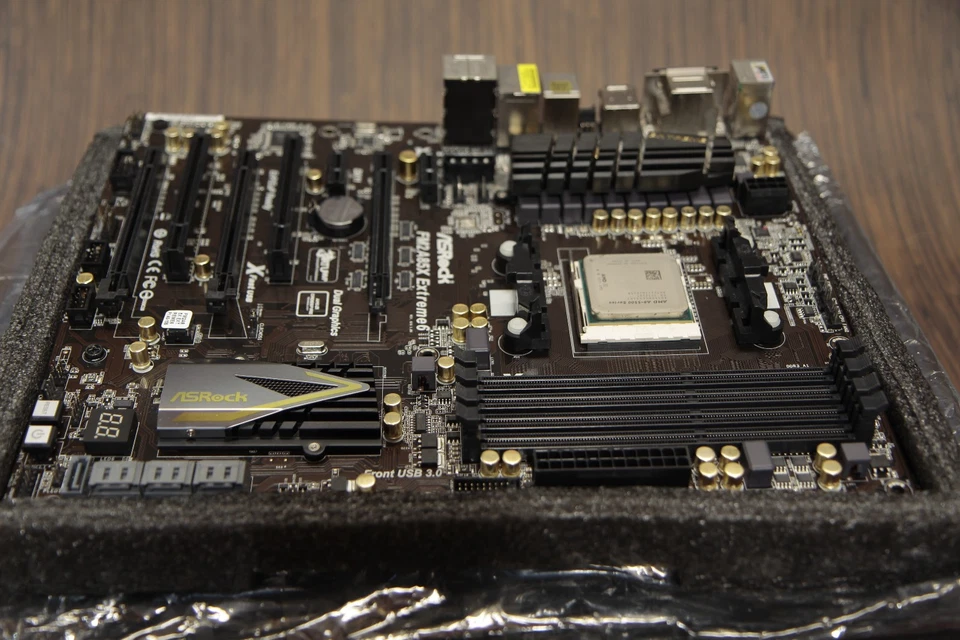 NEW - ASRock FM2A85X Extreme6 ATX AMD Motherboard - Includes A8-5500 CPU - Image 4 of 4