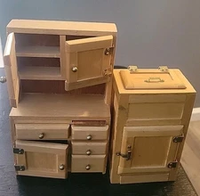 Concord Miniature Ice Box &Kitchen Hutch   Dollhouse Furniture In Box