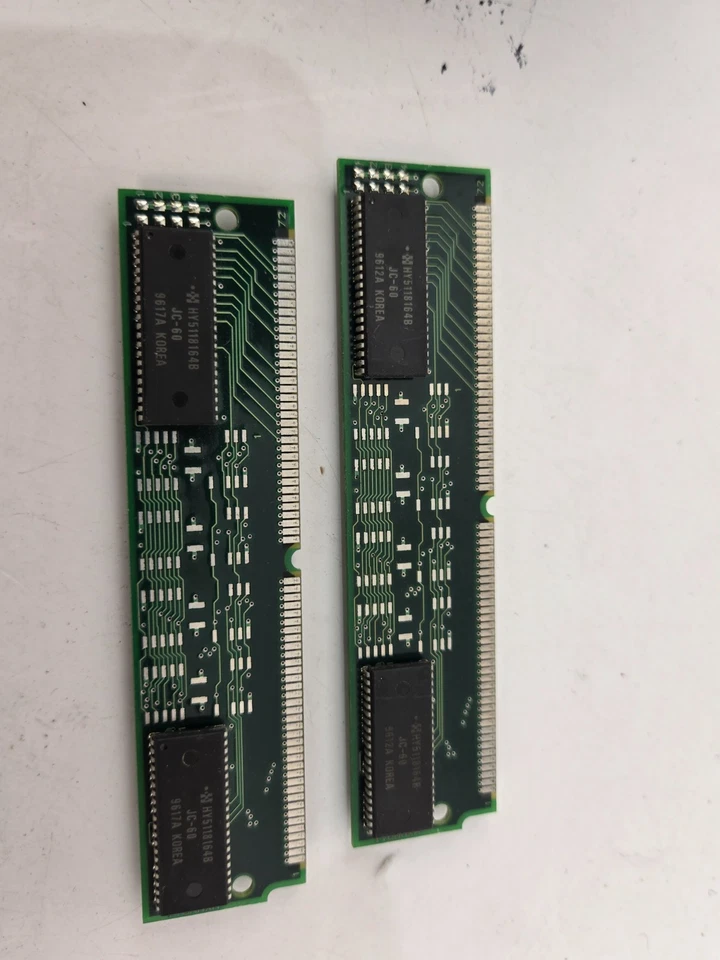 16MB Kit (2 x 8MB) Hyundai HYM532224AW-60 72-Pin 60n/s EDO SIMM Memory Modules - Image 2 of 2