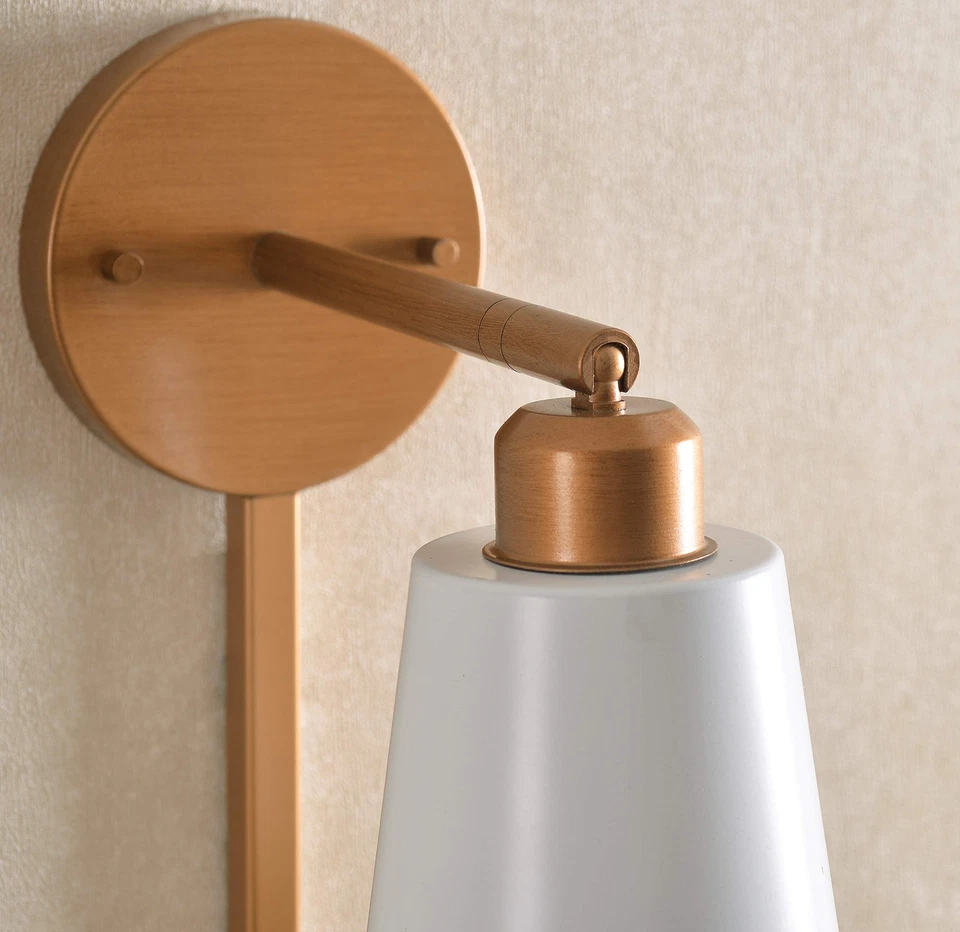 Apliques Kenroy Home 93630WH Alvar, medianos, blanco mate y latón antiguo Foto 3 de 4