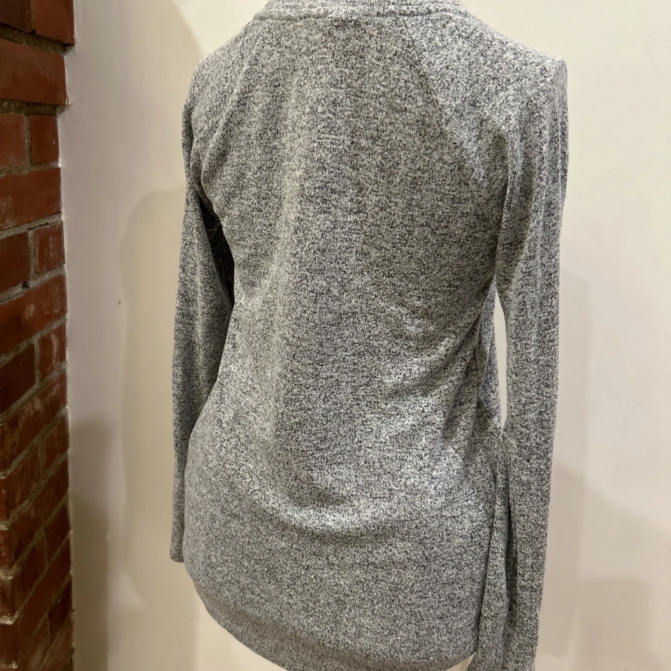 Camiseta alta-baja GAP para niñas Foto 2 de 4