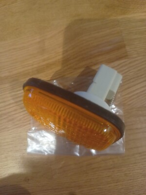 Nissan Sunny Y10,Side repeater lamp,years 90-92,van and wagon models,new.