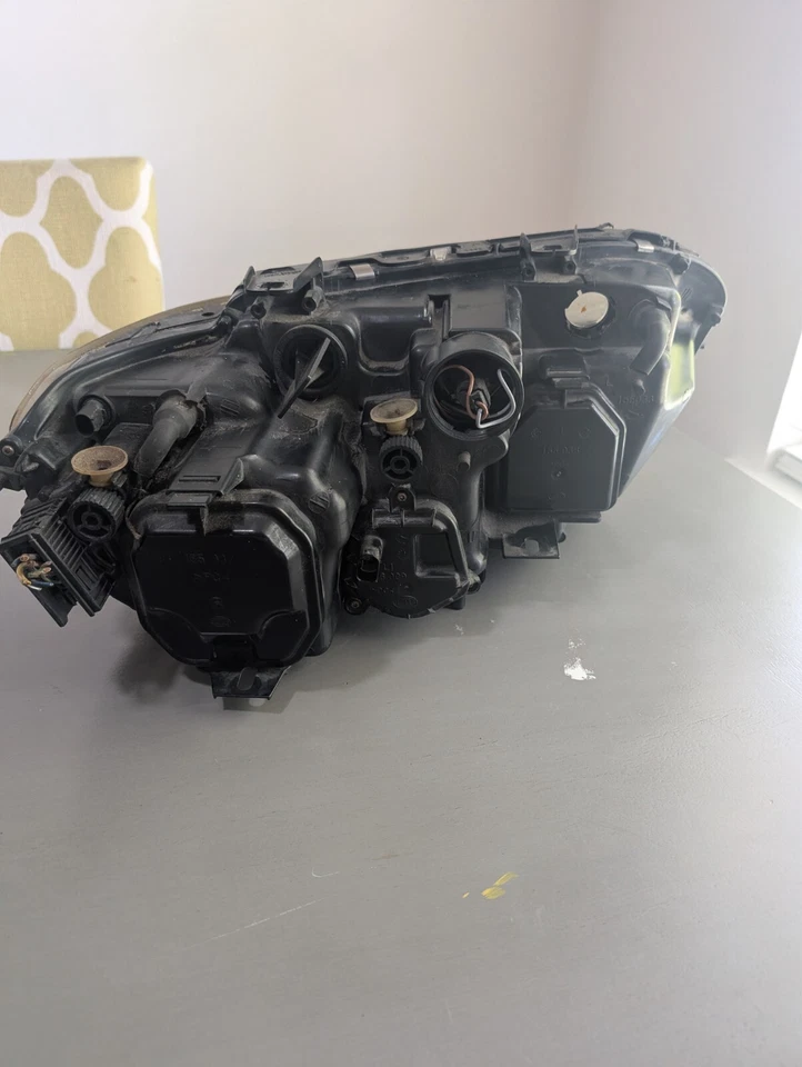 OEM 2002-2005 BMW 745Li 4.4L Headlamp Assembly Right RH LIGHT XENON HID - Image 2 of 2