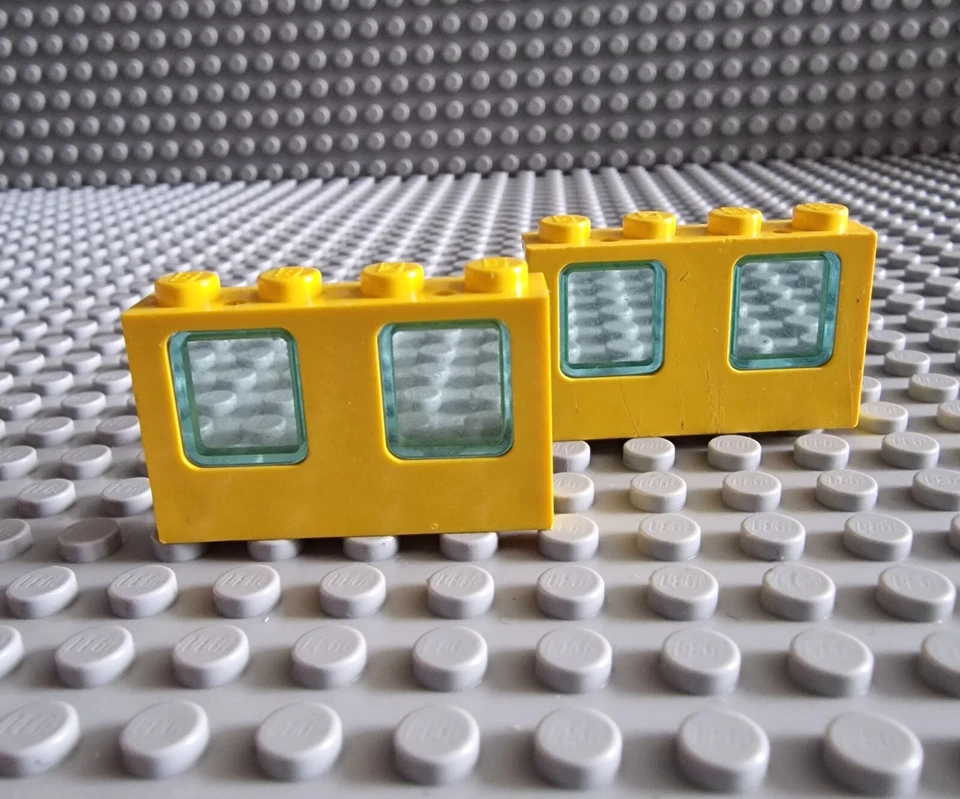 LEGO City System Fenster Gelb mit Scheibe Flugzeug Schiff 2 Stk. 4863 4862 A145 - Bild 1 von 1