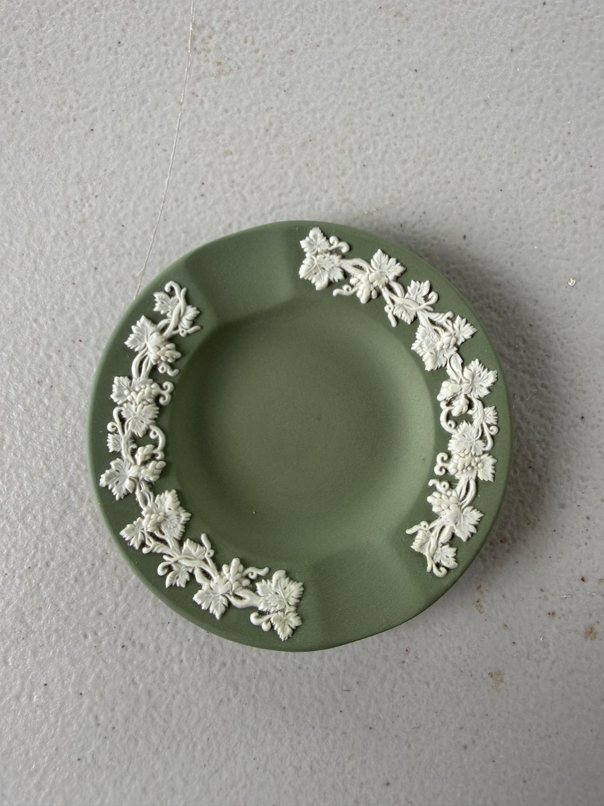 Signed Wedgewood Sage Jasperware Ashtray With Raised Grapeleaf Design Excellent