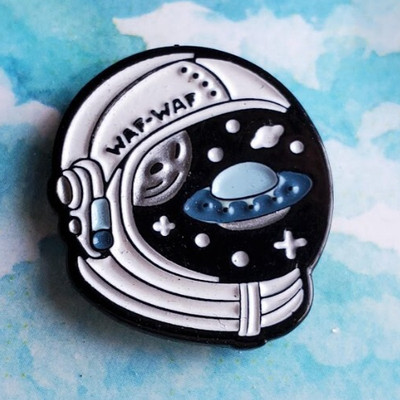 Astronaut Helmet Pin Waf waf Moon Stars Spaceship reflected in the Visor