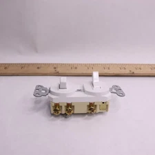 Leviton Commercial Grade 3-Way AC Combination Switch Toggle White 5241-WS