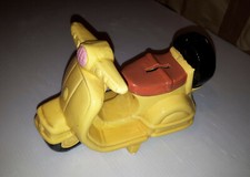 VESPA GIALLA Salvadanaio in terracotta con tappo in gomma moto gadget giocattolo