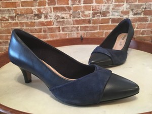 clarks pointed toe pumps