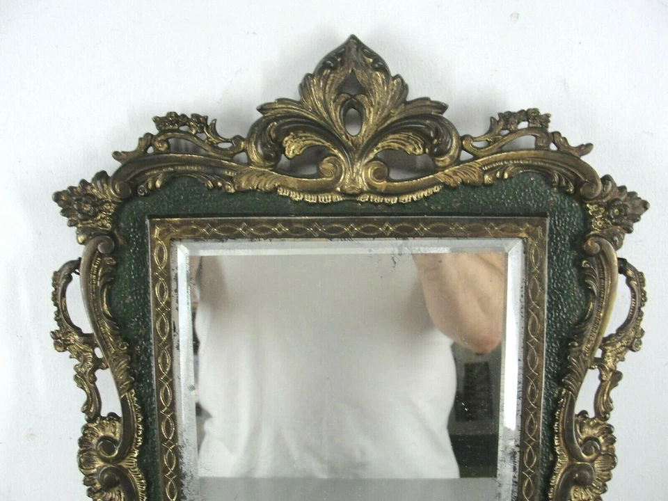 ESPEJO ANTIGUO PERGAMINO FLORAL VICTORIANO BORDE BISEL VERDE TONO DORADO HIERRO FUNDIDO Foto 2 de 4