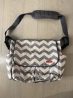 Skip hop cross body diaper bag chevron grey cream — photo 1