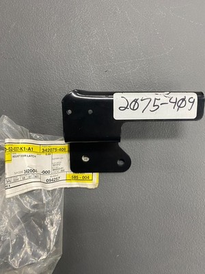 ASV OEM 2075-409 Door Mount Latch for PT30/50/60/100, RT25/30/40/50/60