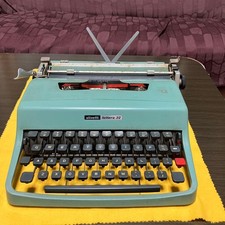 Olivetti Typewriter Lettera 32 (please read) thumbnail