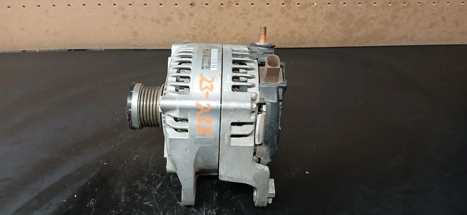 ALTERNADOR ALFA ROMEO GIULIA 17 2,0 L OEM 104211-0690 Foto 3 de 4