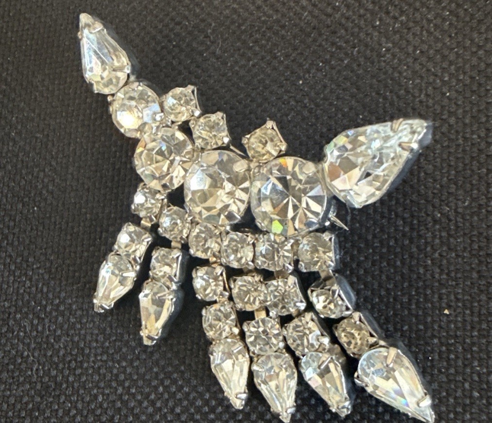 Vintage Signed La-Rel  Clear Rhinestone Dangle  Brooch/Pin 1.5” View 6