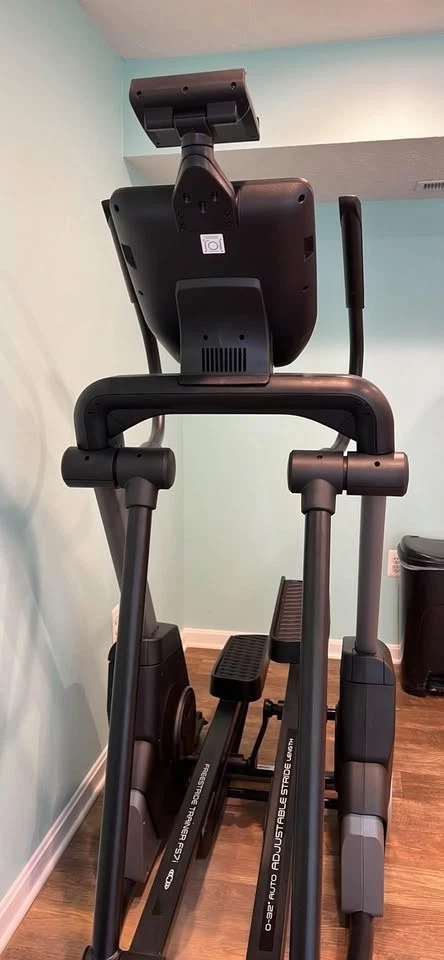 NordicTrack FS7I FreeStride Elliptical / Stepper / Treadmill Trainer - Black - Image 3 of 4