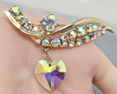 Vintage ART Arthur Pepper AB Crystal Dangle Love Heart Gold tone Brooch
