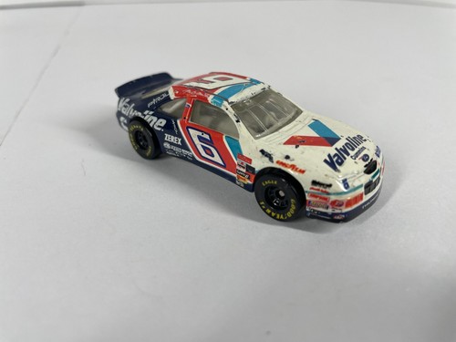 Mark Martin #6 Valvoline Ford Thunderbird Revell 1 64 1996 Edition - Picture 2 of 4