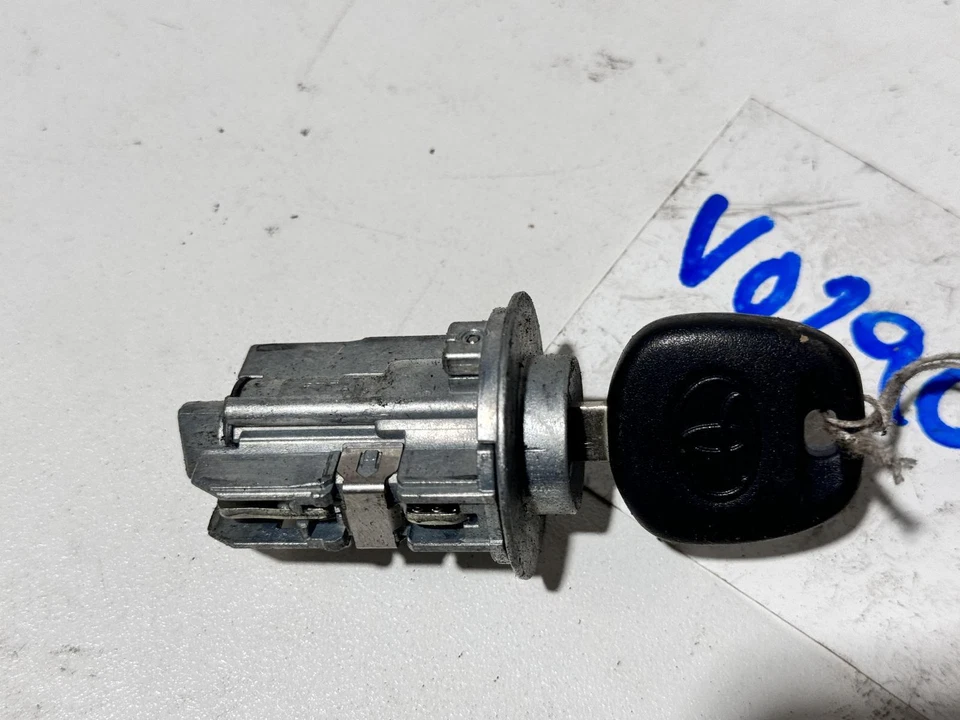 Toyota Yaris Ignition Barrel with Key NCP93 10/2005-06/2016 - image 3 of 4