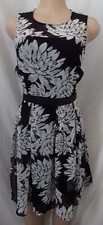 ANN TAYLOR WHITE & BLACK FLORAL CAREER CASUAL PLEATED DRESS SIZE: 2  NWT $150