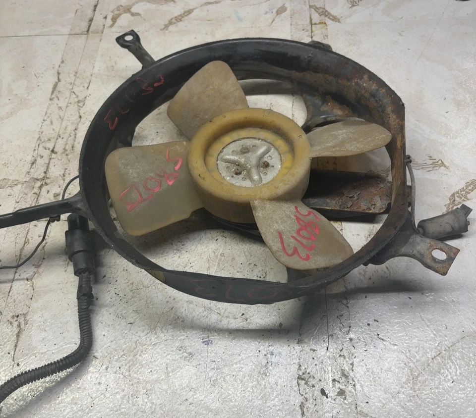 Radiador eléctrico izquierdo CONQUEST 85-87 STARION 1985-89 ventilador de refrigeración motor y cubierta Foto 2 de 4