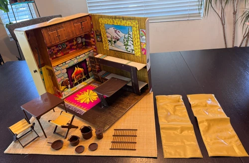 Vintage Barbie Mountain Ski Cabin Pop-Up Playset Mattel 1972 Excellent Condition