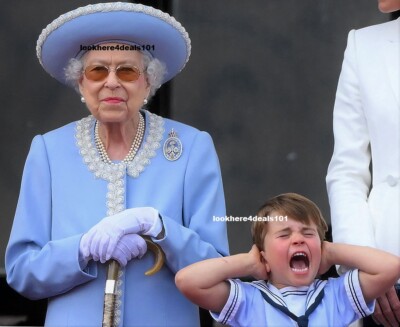 QUEEN ELIZABETH Photo 4x6 Prince Louis Platinum Jubilee Trooping the Colour