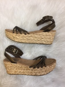 minnetonka wedge heels
