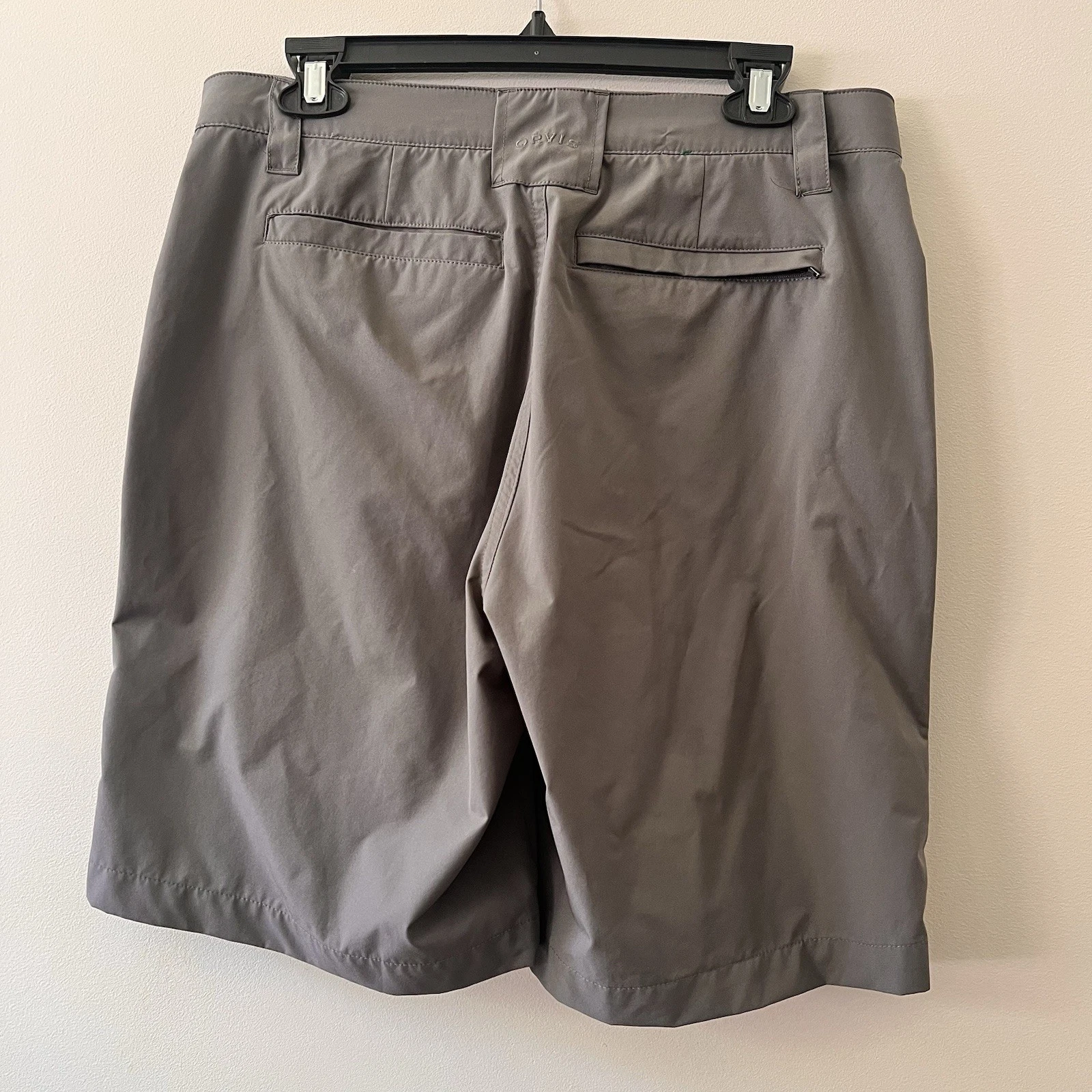 ORVIS Men’s Gray Tech Performance Flat Front Shorts Size 32 EUC Hiking Outdoors