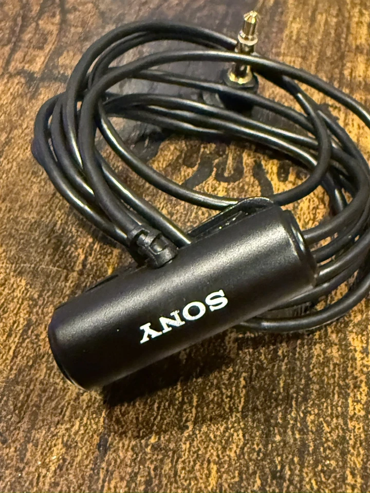 Grabadora de voz digital Sony ICD-UX570 4 GB con estéreo lav, 4 micrófonos rode lav Foto 3 de 4