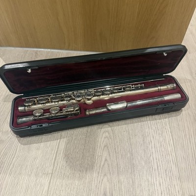 Yamaha versilberte Querflöte F200S mit Etui 