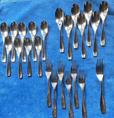 Oneida Calm Stainless Steel Flatware Forks Spoons 23 Pc Concave Glossy