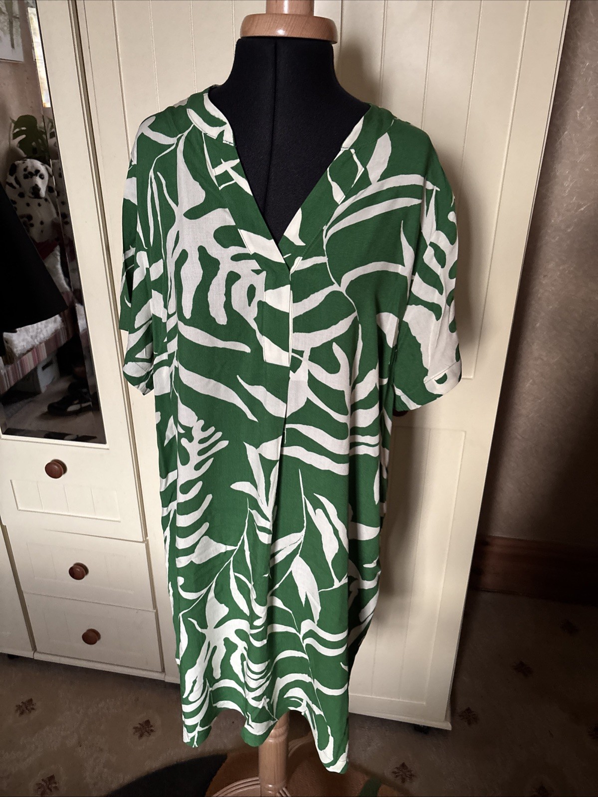 H&M Ladies Knee Length Tunic Dress Size M Green Mix Lightweight Short Sleeve