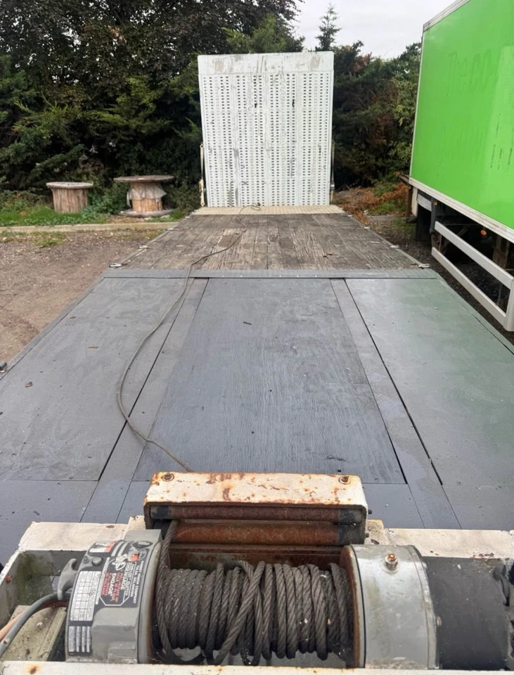 Single Axle Low Loader With Winch And Air Suspension - Image 3 of 4