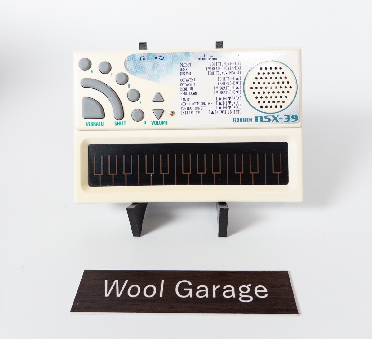 POCKET MIKU NSX-39 Singing Keyboard Hatsune Miku Main unit only