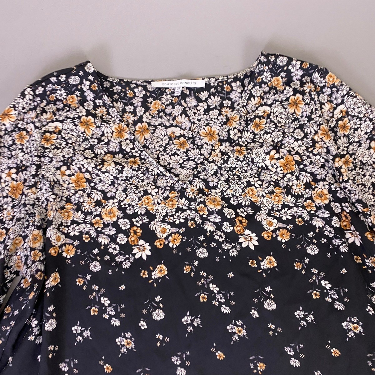 Collective Concepts Blouse Women's 2X Black Floral V-Neck Balloon
