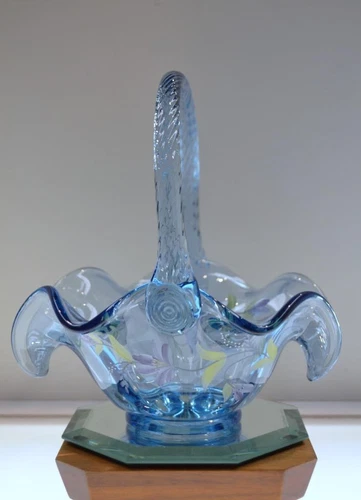 Fenton BASKET Misty Blue BELLFLOWERS 2777LH MIB FREEusaSHP