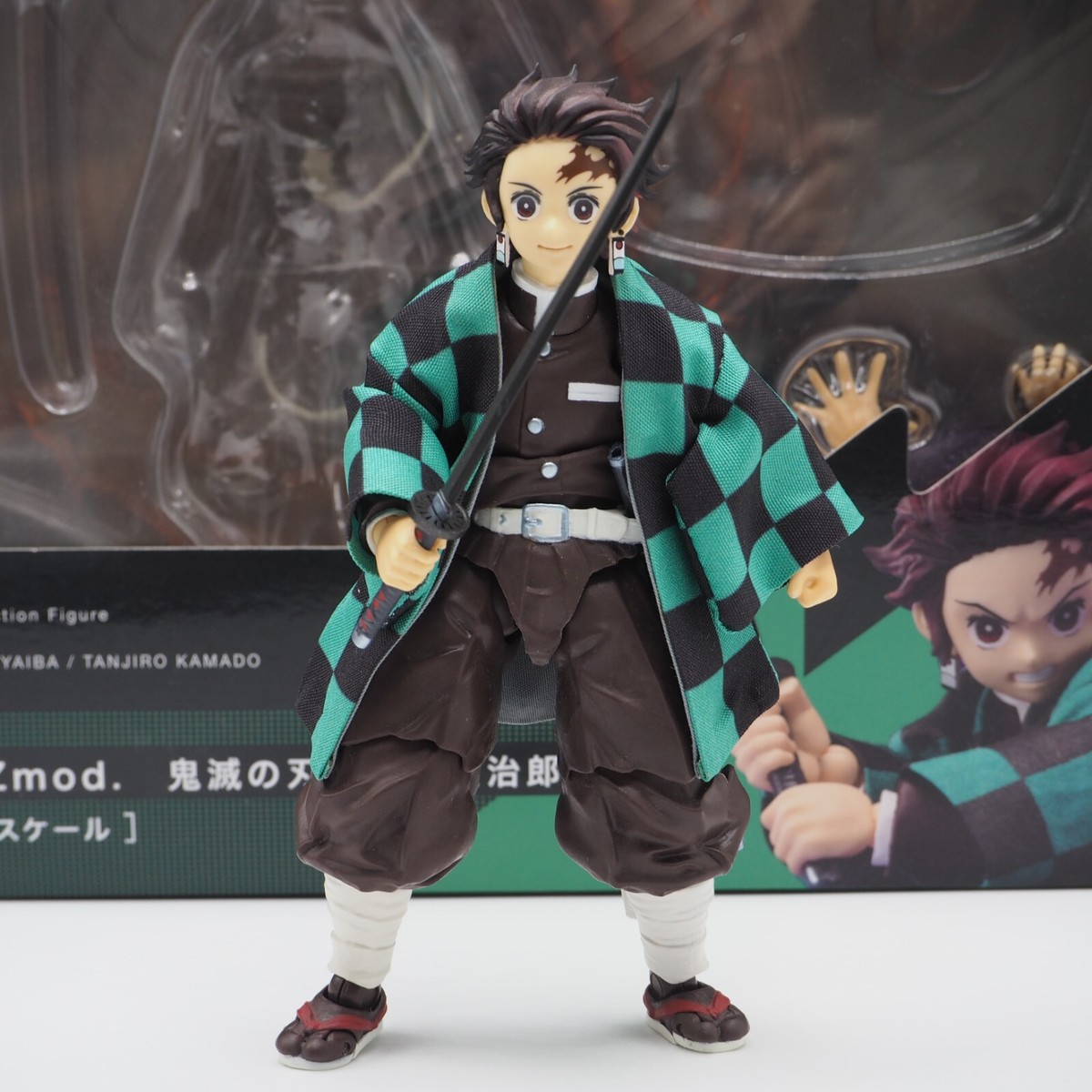 BUZZmod. TANJIRO KAMADO 竈門炭治郎 s-l400.jpg