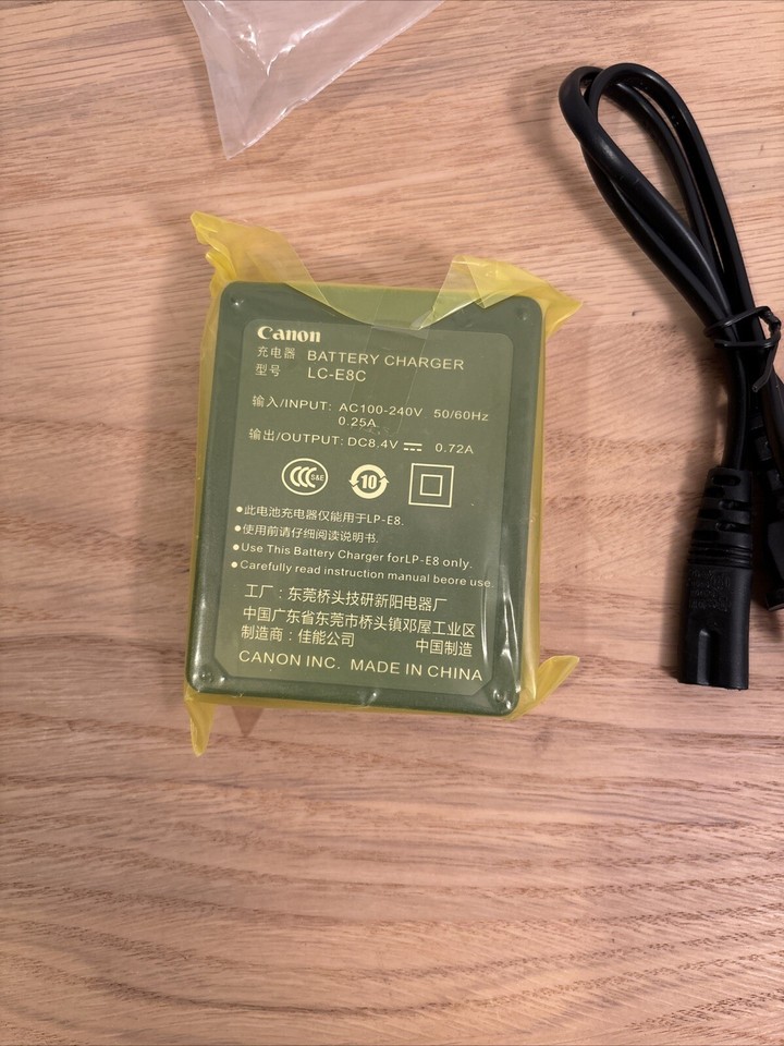 Canon LCE8E Battery Charger LPE8 EOS 600D, EOS 700D Kiss X4, Kiss X5