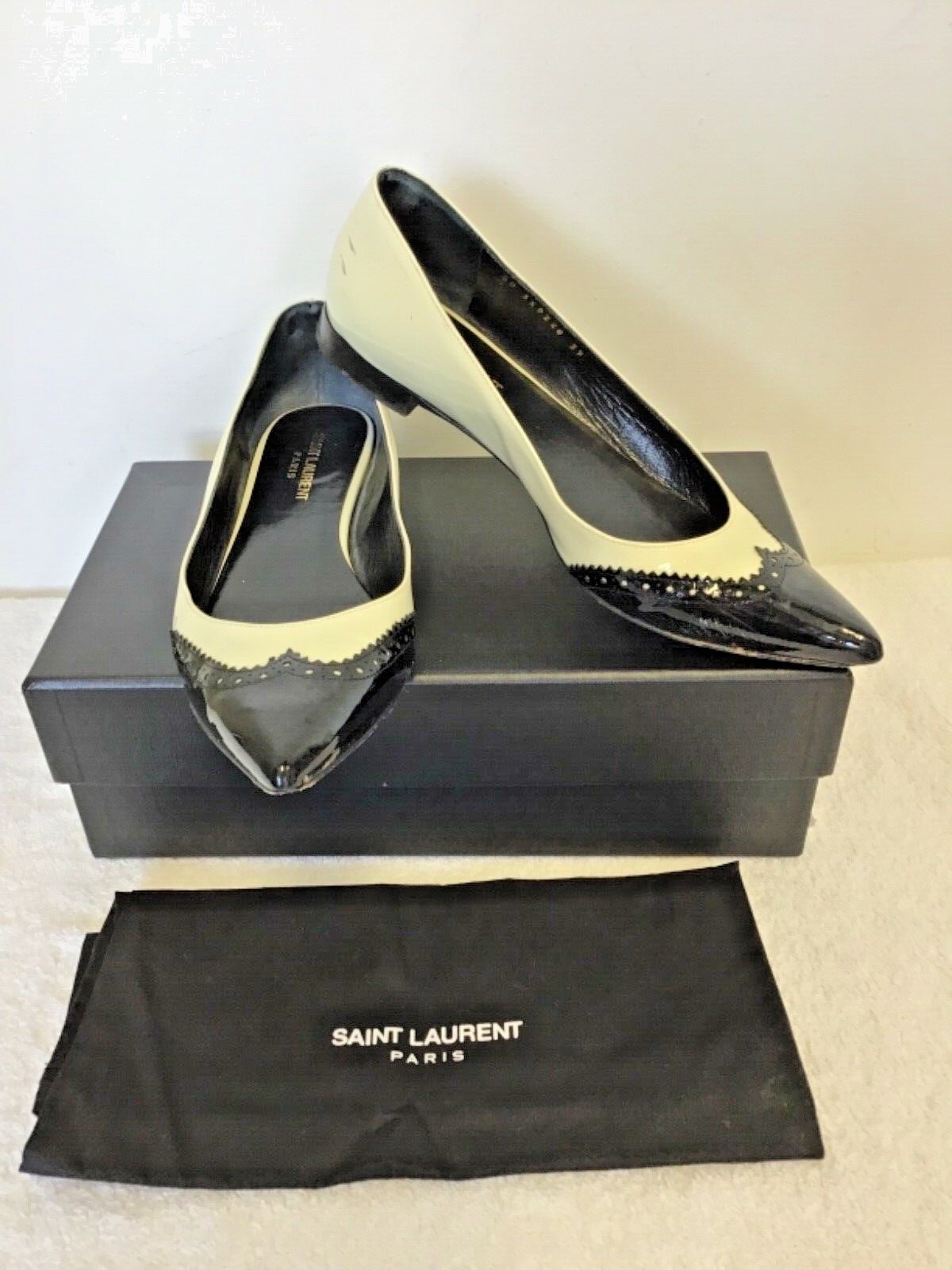 PIATTI BROGUE IN PELLE VERNICIATA BIANCA E NERA YVES SAINT LAURENT TAGLIA 6 39 COSTO £675