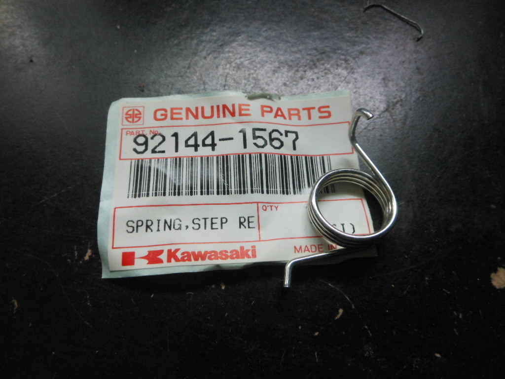 NOS OEM Kawasaki ZX600 ZX750 ZX900 ZX1100 Left Step Spring 92144