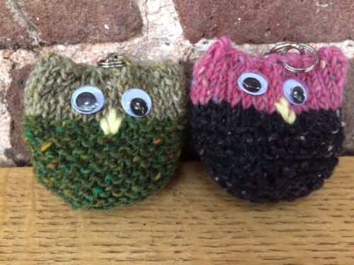 Pair of Hand Knitted Owl Key Rings: One Greens/One Pink & Black by KnittedNature - Afbeelding 1 van 1