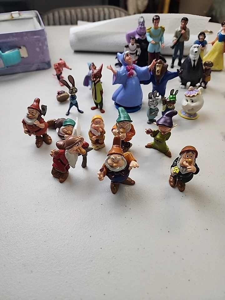 Lote de 40+ Varias Figuras Disney Miniatura Juguete Princesas Zootopia Etc Foto 2 de 4