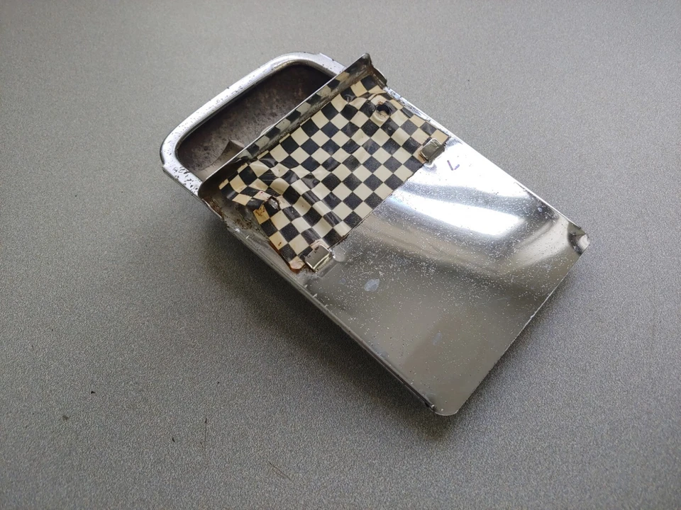 BONITO CENICERO CROMADO ORIGINAL GHE PORSCHE 356A 356B 356C 356SC USADO CON MONTAJE #7 Foto 3 de 4