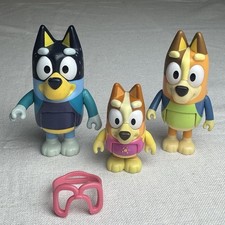 Bluey and Friends Dad Mum Bingo figures  Pink Goggles From Family Beach Day Set